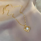 Collier cœur femme acier inoxydable doré — vue produit fond clair Maison du Collier