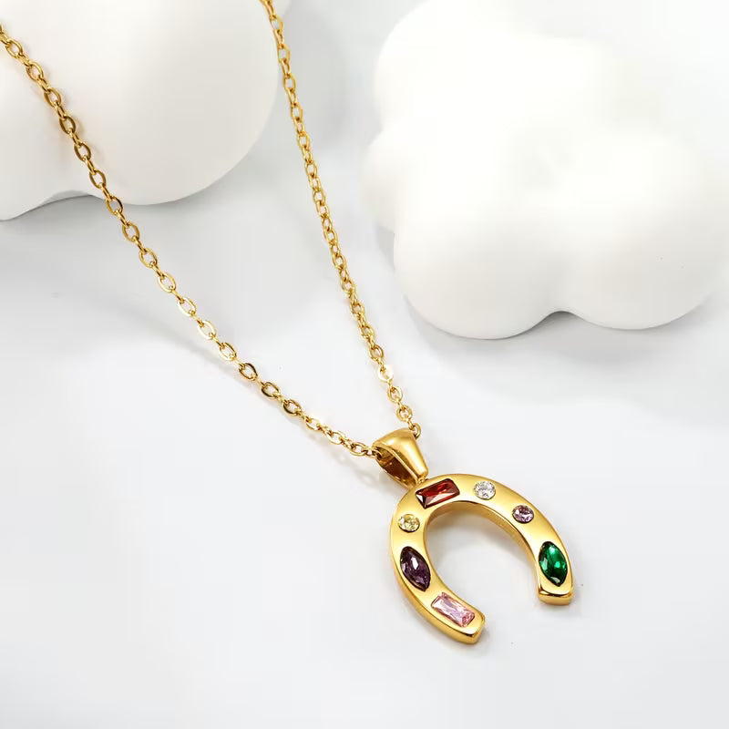 Collier porte bonheur fer à cheval, dimensions pendentif et chaîne 40+5cm