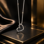 Collier cœur ouvert argent 925 porté au cou, Maison du Collier collection luxe