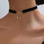 Collier Ras-de-Cou Velours Nœud Doré – Femme Tendance