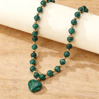 Collier malachite cœur vert pour femme avec perles dorées – Maison du Collier