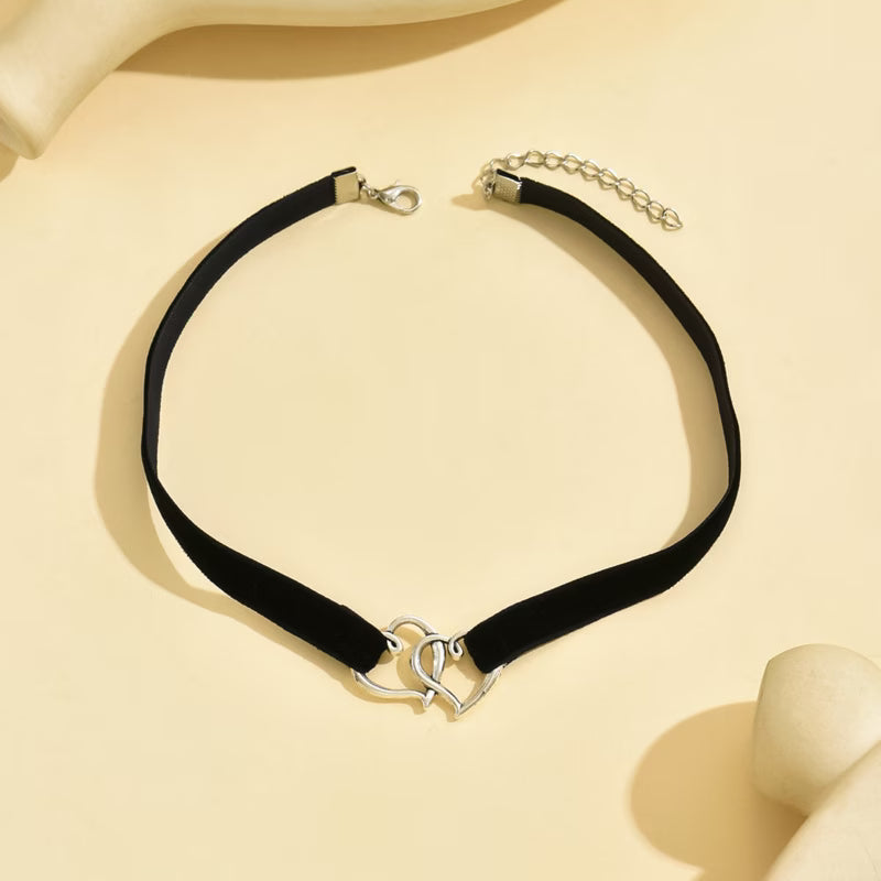 collier choker velours noir fermoir coeur argente femme maison du collier