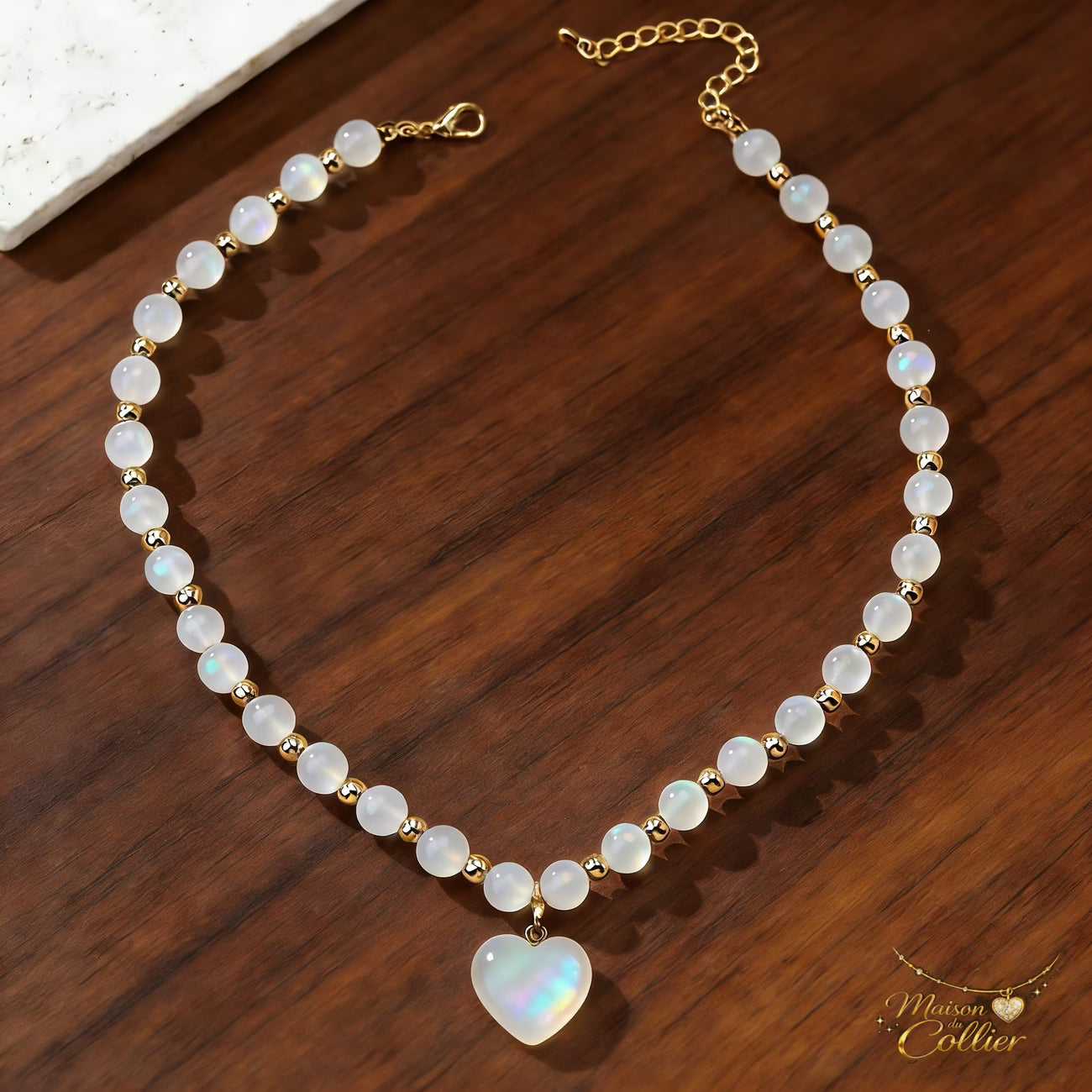 Collier Opale Cœur Blanc Nacré Femme – Élégance Irisée – Maison du Collier