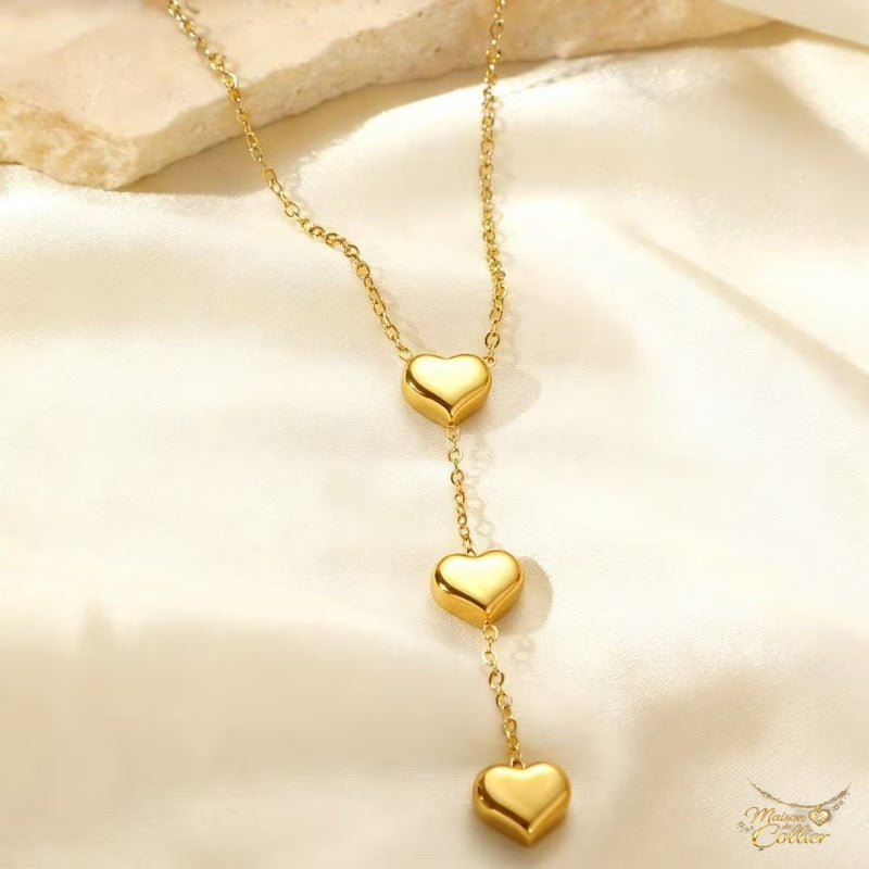 Collier Trio de Cœurs pendants doré sur soie ivoire – Maison du Collier
