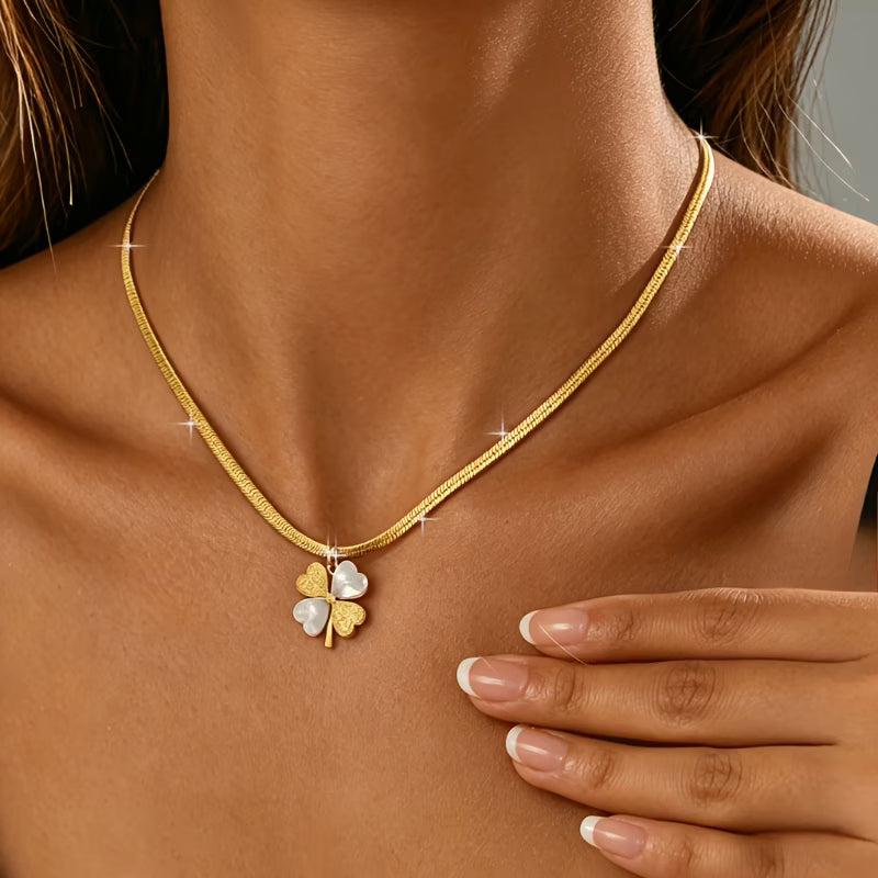 Pendentif trèfle 4 feuilles en nacre naturelle, finition dorée plaqué or 18K